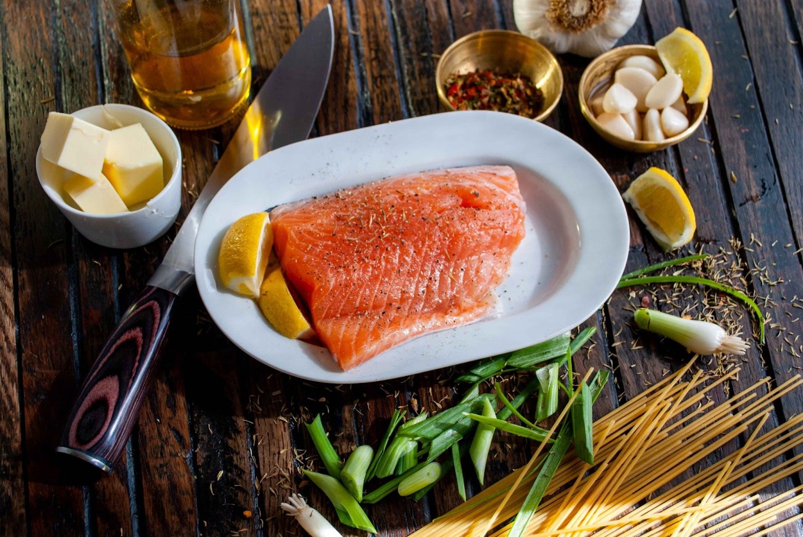 Keto vs. Carb-Loading: Which Diet Works Best for Footballers – Strategies and Insights